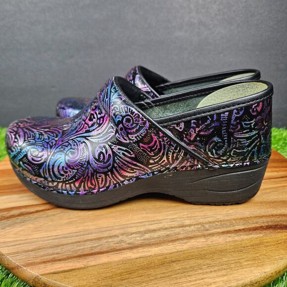 Dansko Women's XP 2.0 Purple Engraved Floral Patent Clog Slip On Size 36 EU/6 US - Picture 5 of 12
